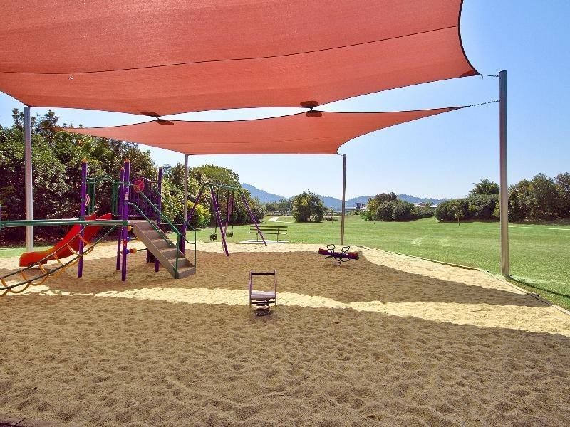 14 Tyrconnell Crescent, Redlynch QLD 4870