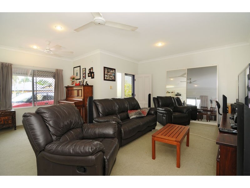 5 Cyperus Drive, Redlynch QLD 4870