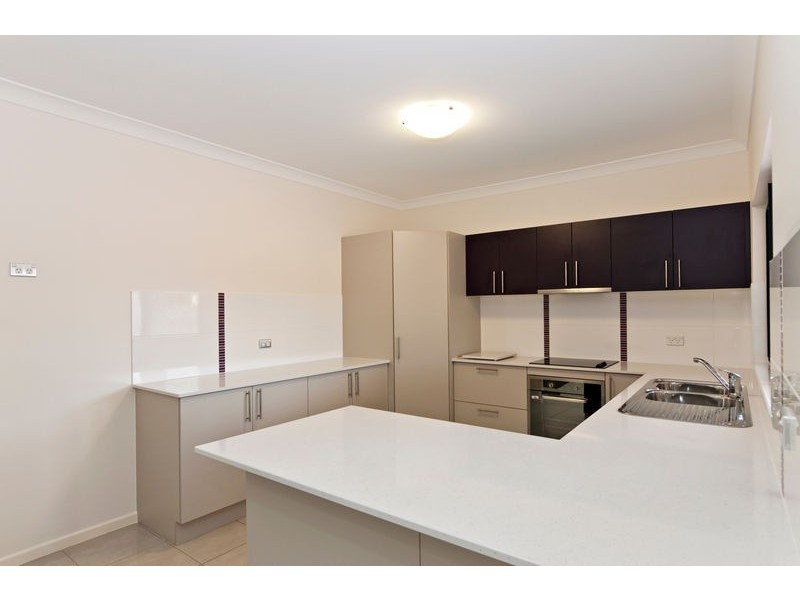 4 Frank Street, Redlynch QLD 4870