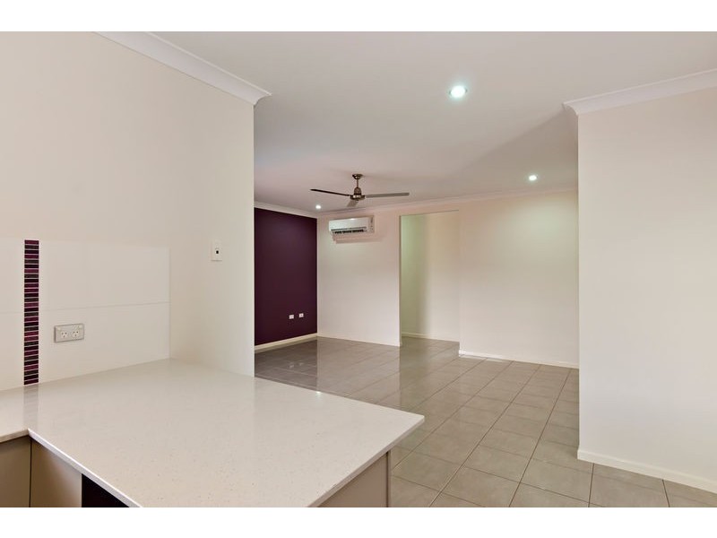 4 Frank Street, Redlynch QLD 4870