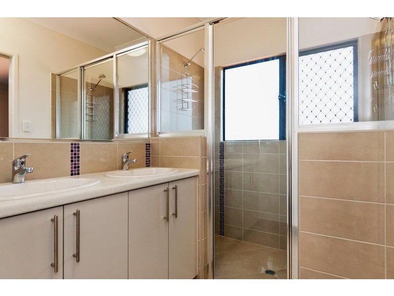 4 Frank Street, Redlynch QLD 4870