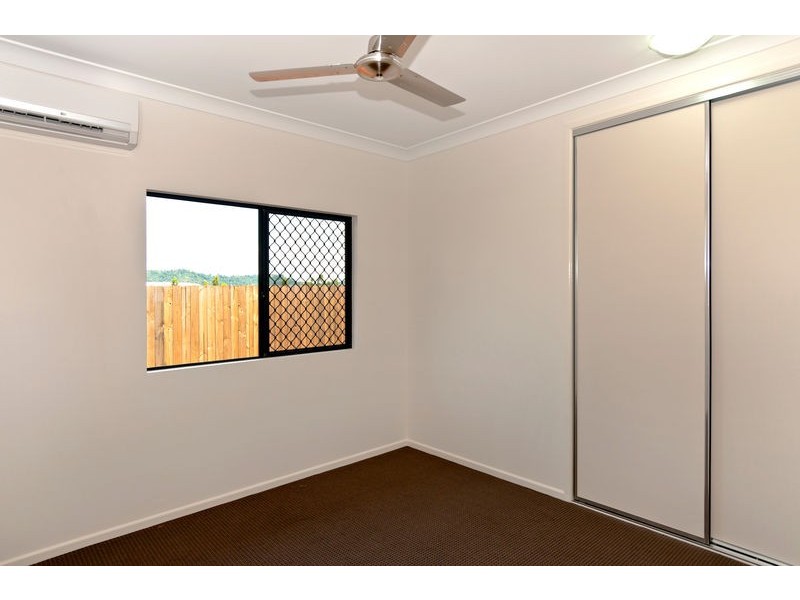 4 Frank Street, Redlynch QLD 4870