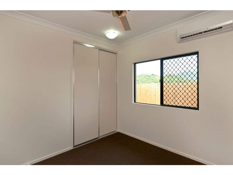 4 Frank Street, Redlynch QLD 4870