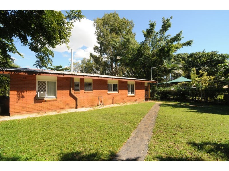 6 Bouganvillea Street, Holloways Beach QLD 4878