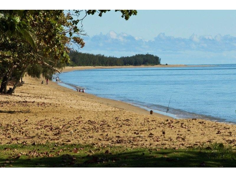 6 Bouganvillea Street, Holloways Beach QLD 4878