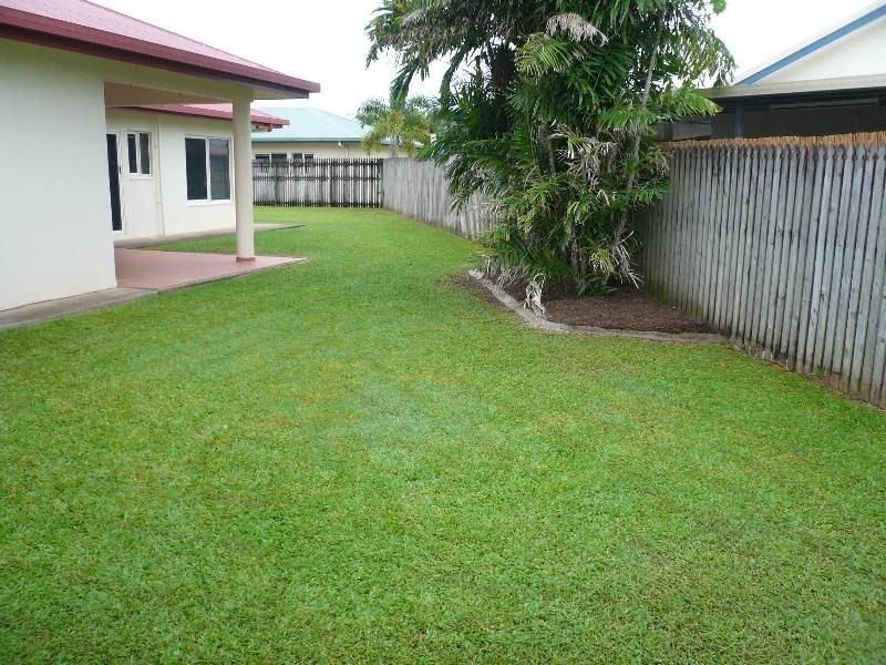 3 Colonial Close, Redlynch QLD 4870