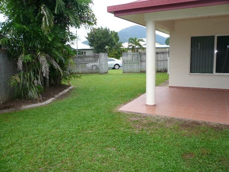 3 Colonial Close, Redlynch QLD 4870
