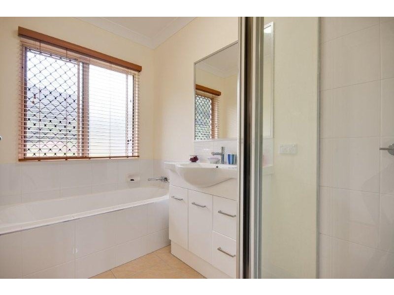 20 Kippin Close, Redlynch QLD 4870