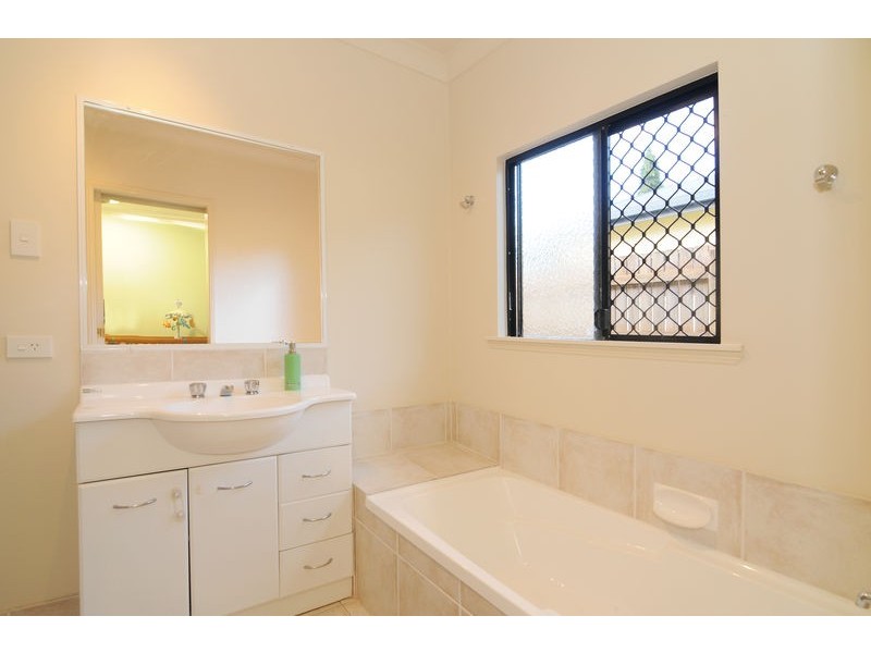 3 Lum Jim Street, Redlynch QLD 4870