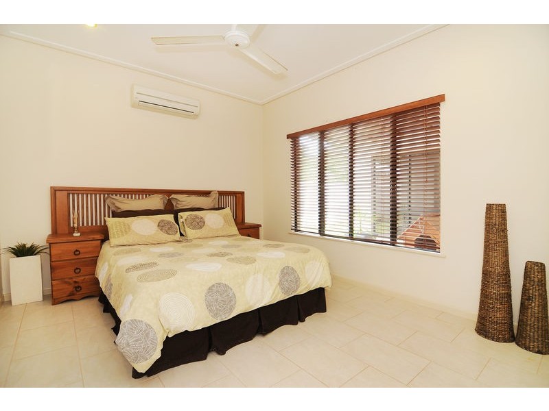 18 Davidson Close, Redlynch QLD 4870