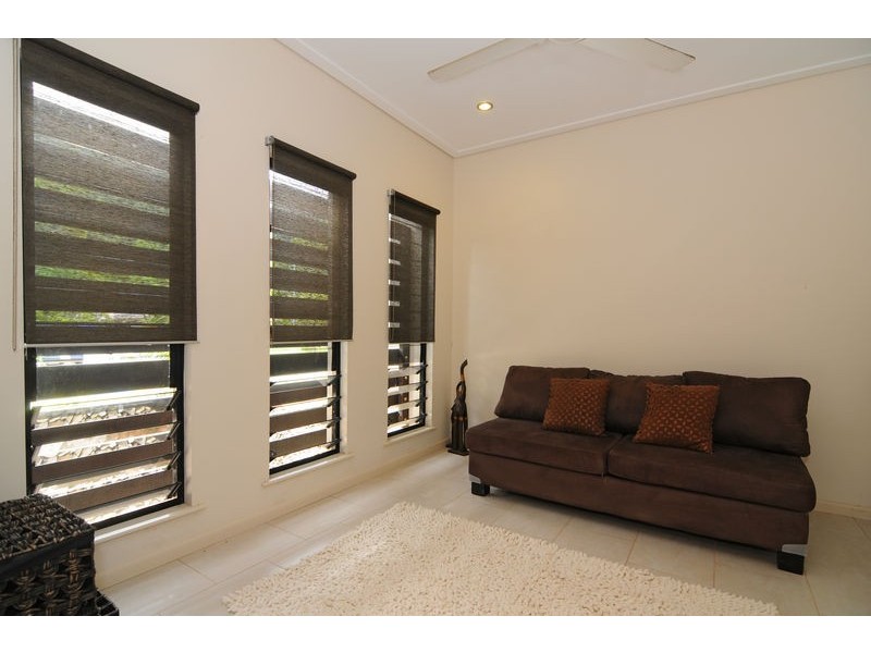 18 Davidson Close, Redlynch QLD 4870