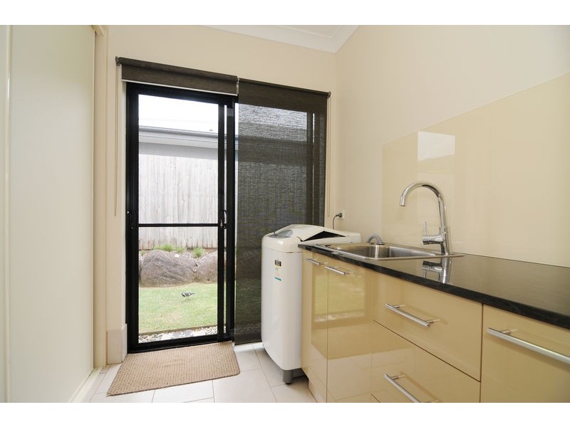 18 Davidson Close, Redlynch QLD 4870