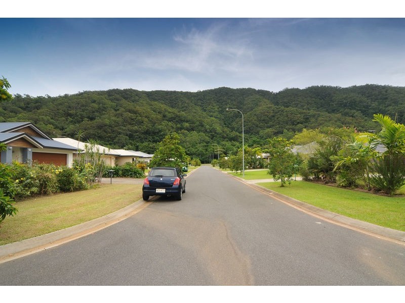 18 Davidson Close, Redlynch QLD 4870