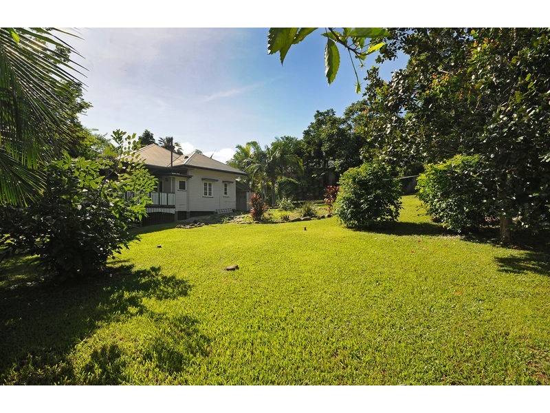 2A Martin Street, Freshwater QLD 4870