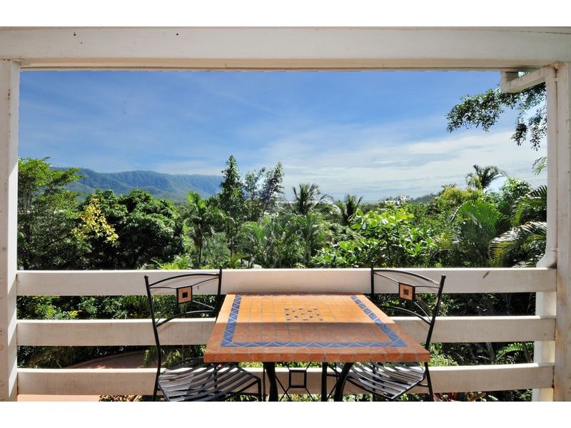 6 Saidor Close, Trinity Beach QLD 4879