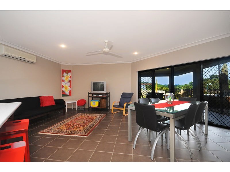 33 Regent Avenue, Redlynch QLD 4870