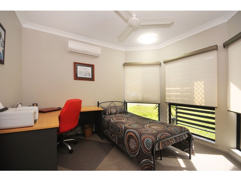 33 Regent Avenue, Redlynch QLD 4870