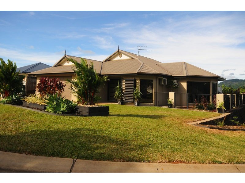 33 Regent Avenue, Redlynch QLD 4870