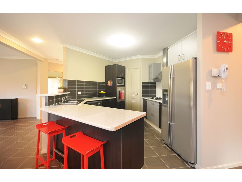 33 Regent Avenue, Redlynch QLD 4870