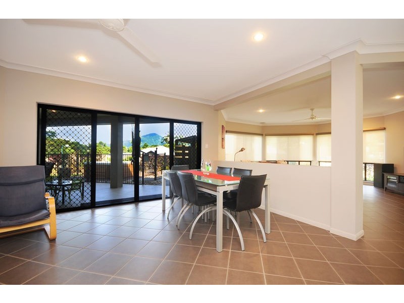 33 Regent Avenue, Redlynch QLD 4870