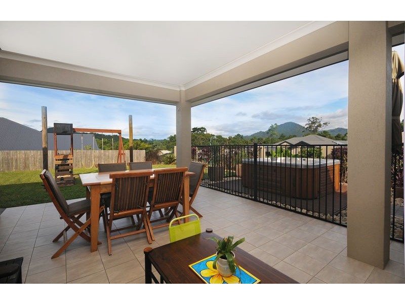 33 Regent Avenue, Redlynch QLD 4870