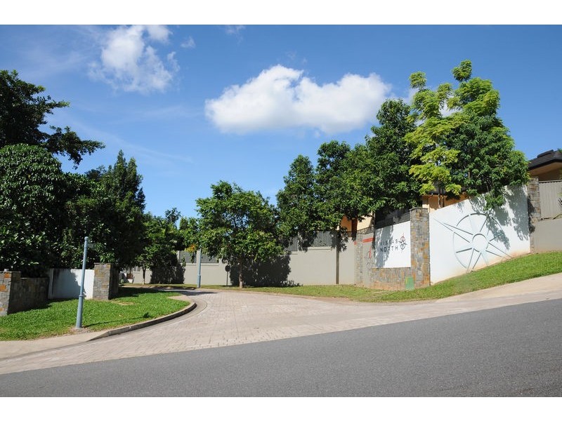 33 Regent Avenue, Redlynch QLD 4870