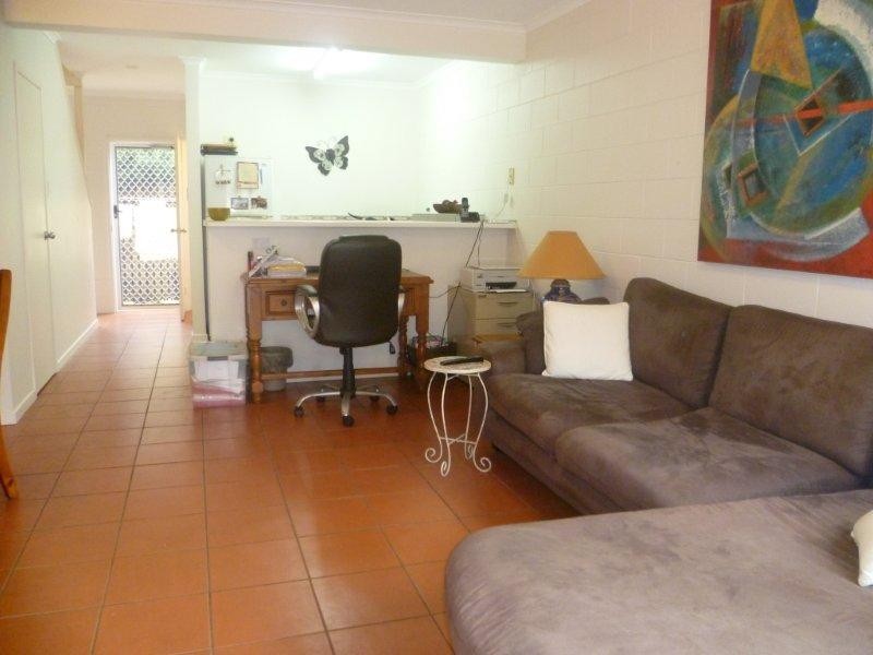 3/3 Tenni Street, Redlynch QLD 4870