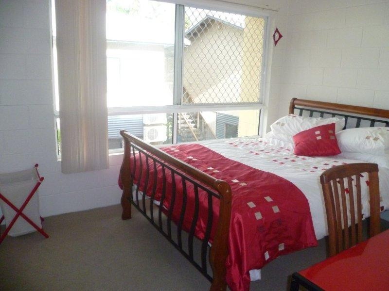 3/3 Tenni Street, Redlynch QLD 4870