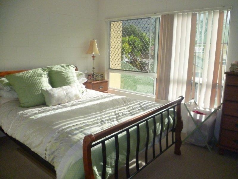 3/3 Tenni Street, Redlynch QLD 4870