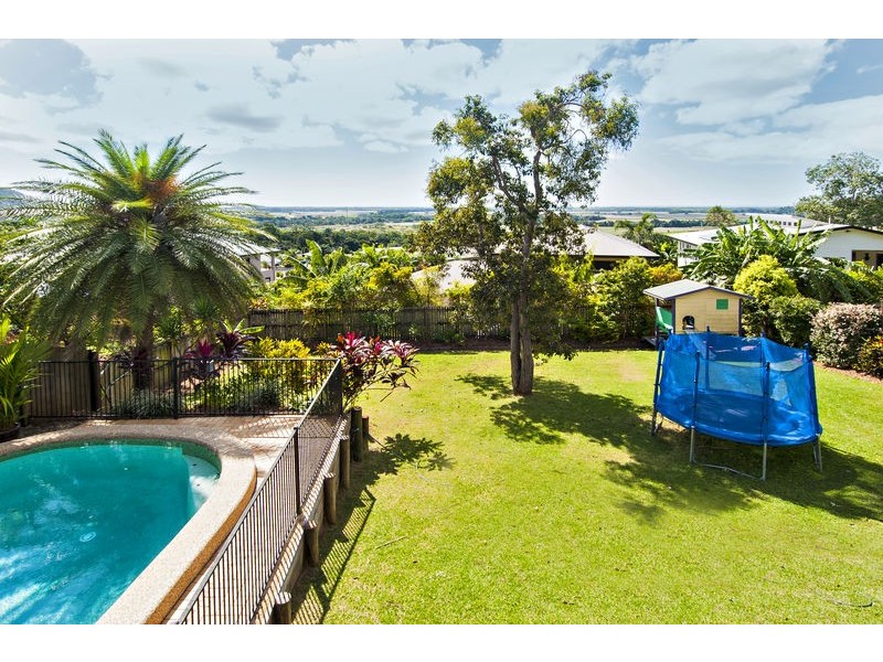 1 Red Siris Close, Redlynch QLD 4870