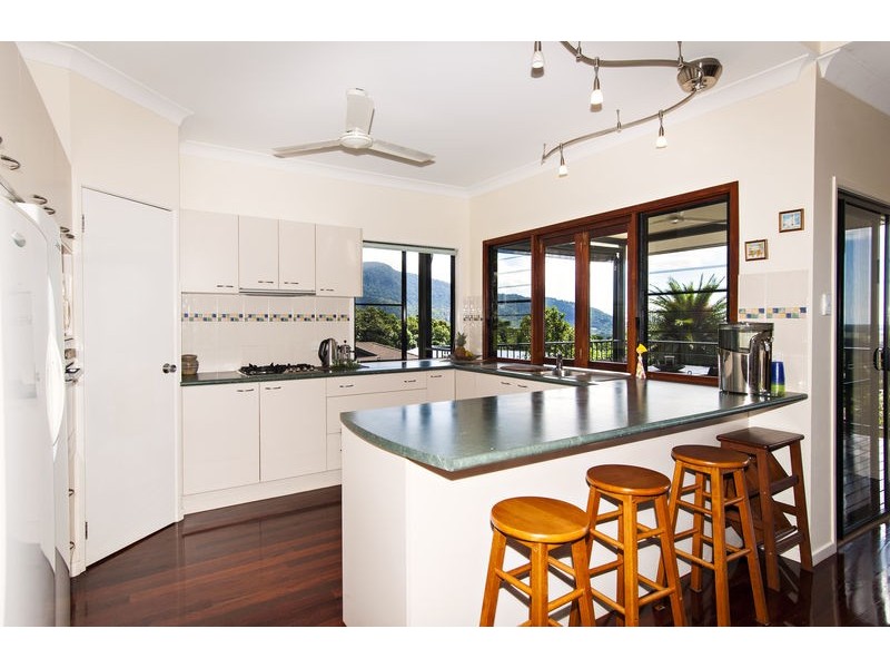 1 Red Siris Close, Redlynch QLD 4870