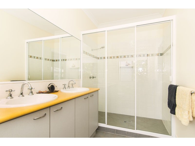 1 Red Siris Close, Redlynch QLD 4870