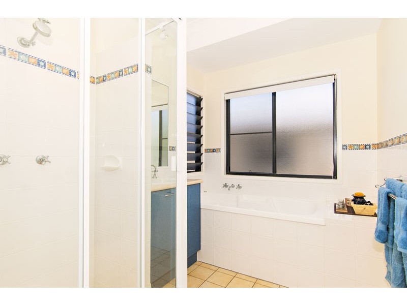 1 Red Siris Close, Redlynch QLD 4870