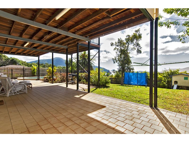 1 Red Siris Close, Redlynch QLD 4870