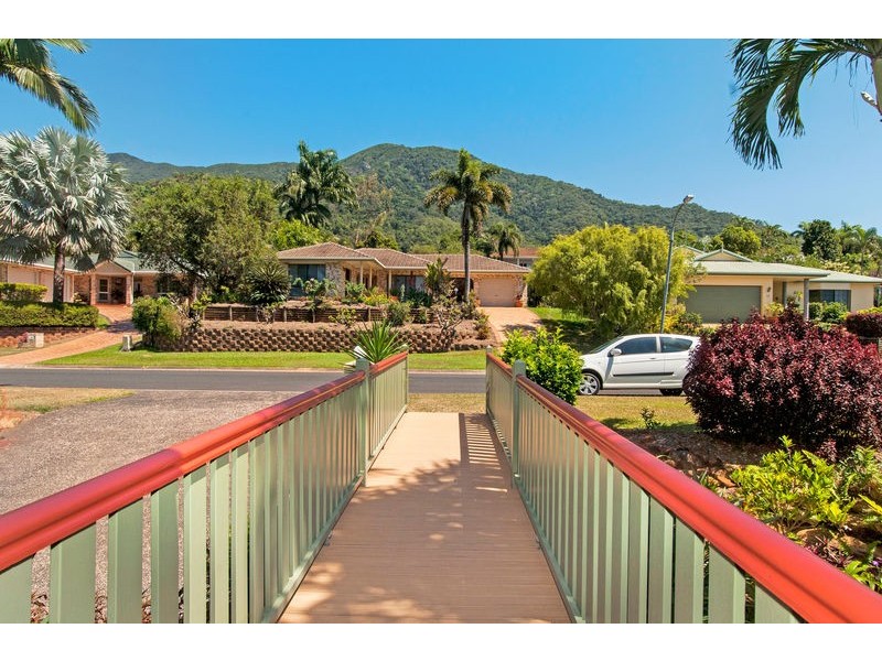 12 Albizia Close, Redlynch QLD 4870