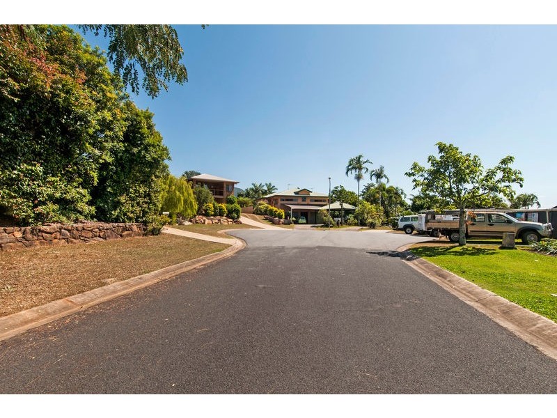 12 Albizia Close, Redlynch QLD 4870