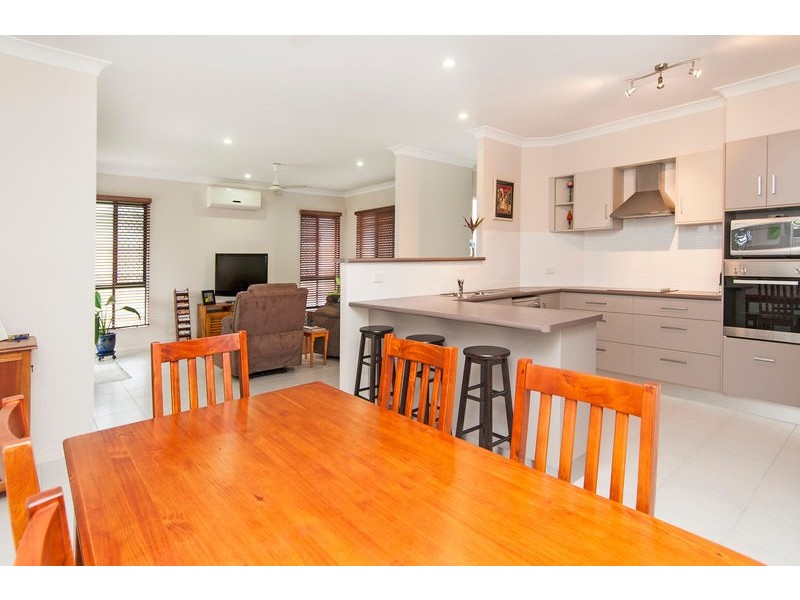 15 Kippin Close, Redlynch QLD 4870