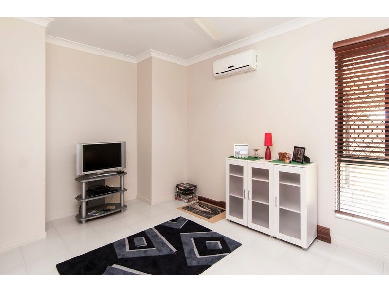 15 Kippin Close, Redlynch QLD 4870
