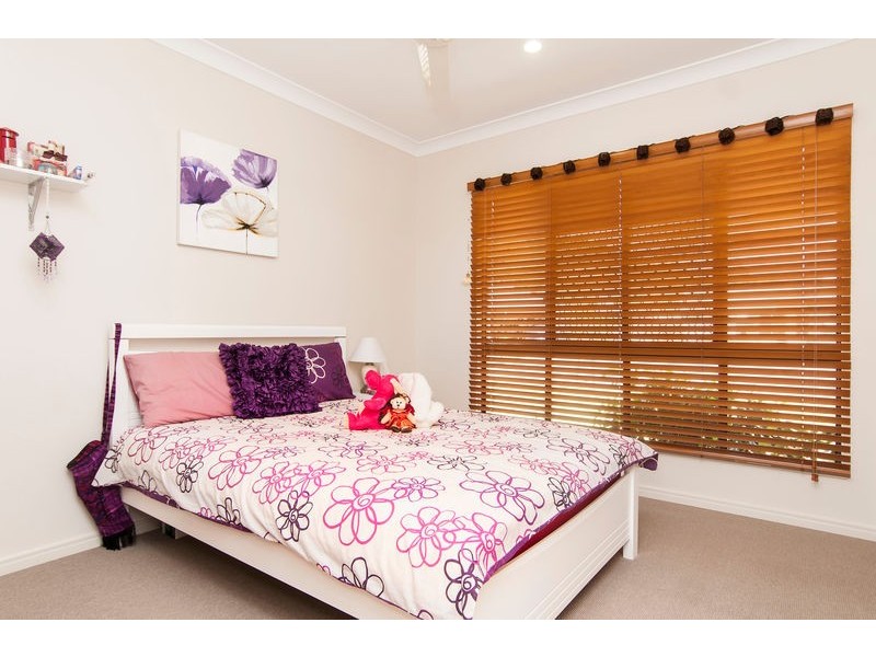 15 Kippin Close, Redlynch QLD 4870