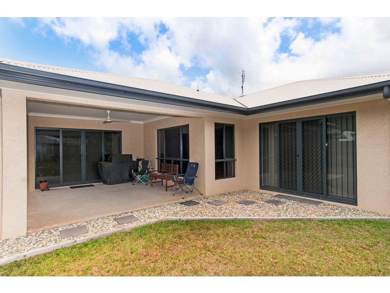 15 Kippin Close, Redlynch QLD 4870