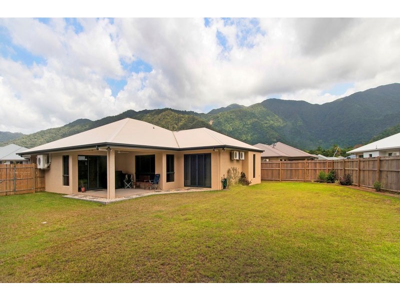15 Kippin Close, Redlynch QLD 4870
