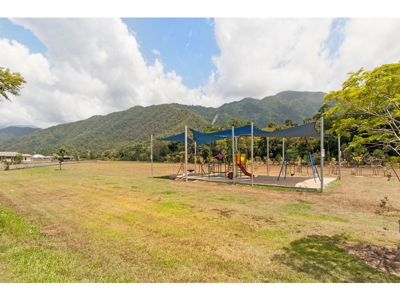 15 Kippin Close, Redlynch QLD 4870