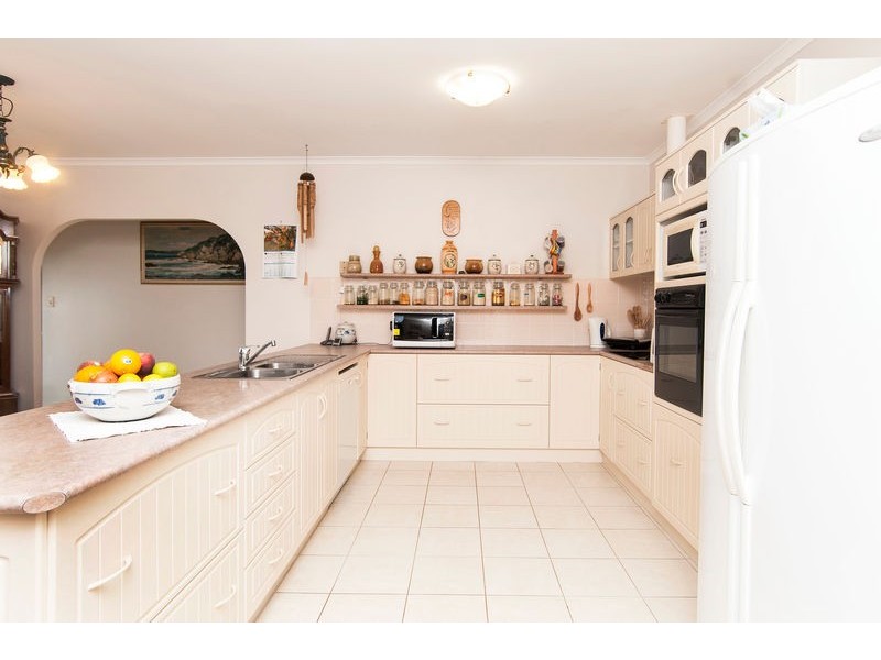 4 Callitris Street, Redlynch QLD 4870