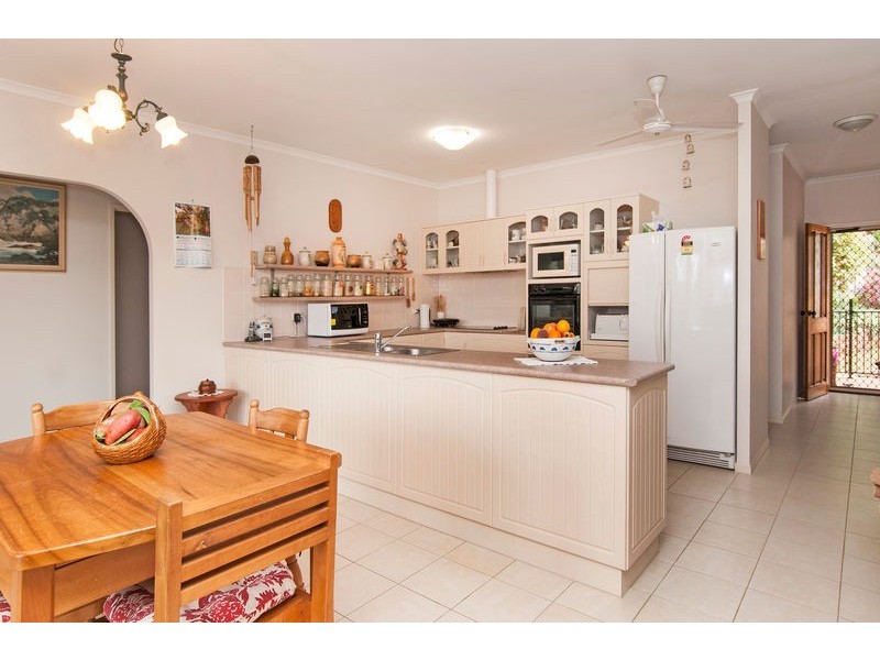4 Callitris Street, Redlynch QLD 4870