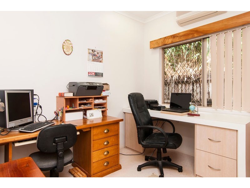 4 Callitris Street, Redlynch QLD 4870