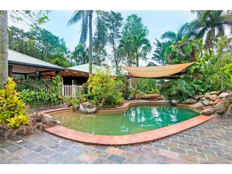 22-24 Pelizzari Close, Redlynch QLD 4870