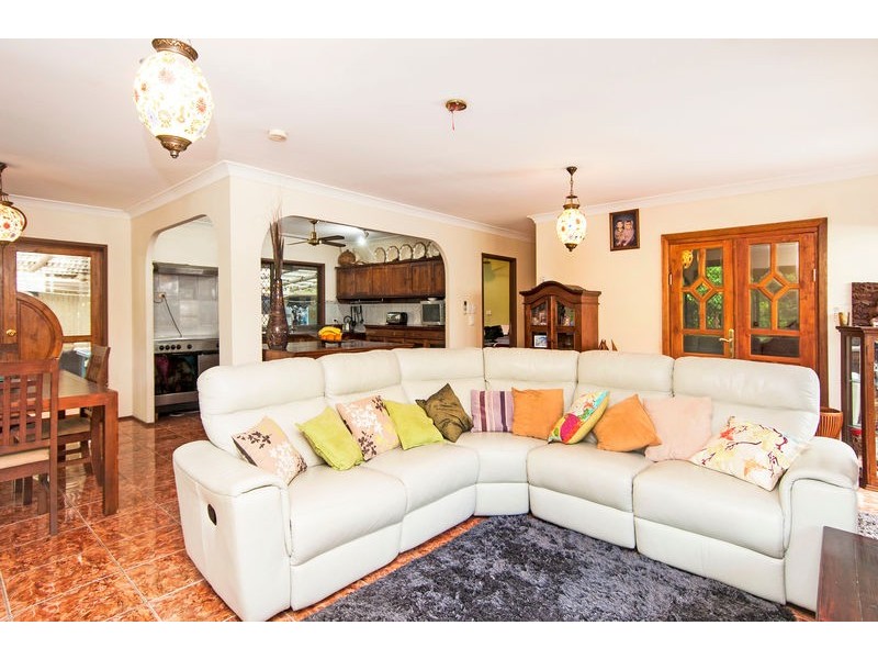 22-24 Pelizzari Close, Redlynch QLD 4870