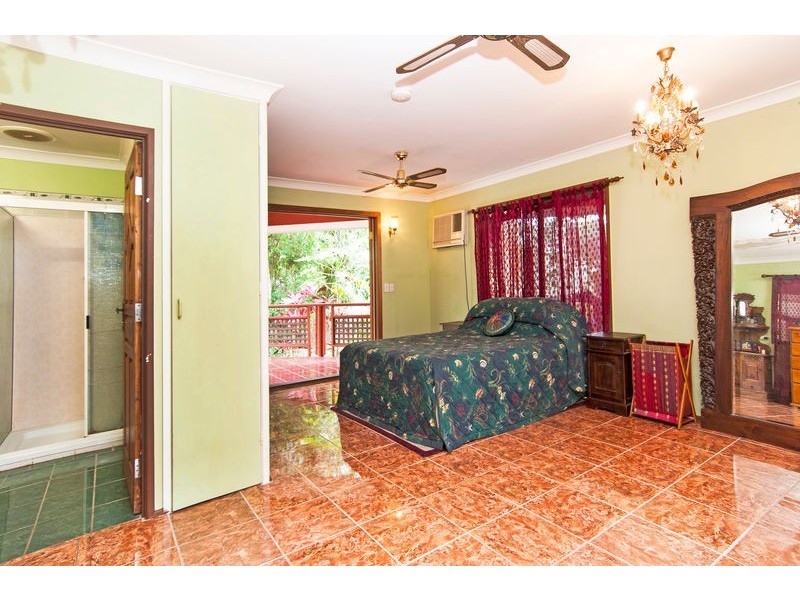 22-24 Pelizzari Close, Redlynch QLD 4870