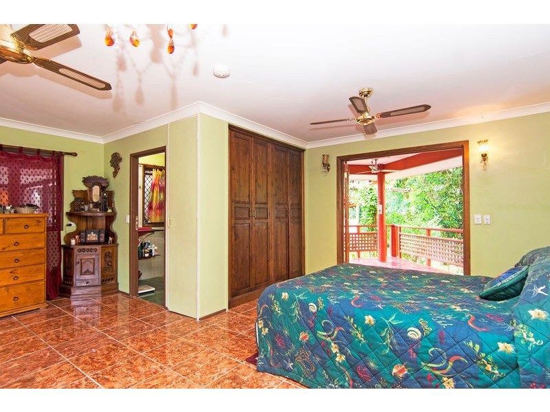 22-24 Pelizzari Close, Redlynch QLD 4870