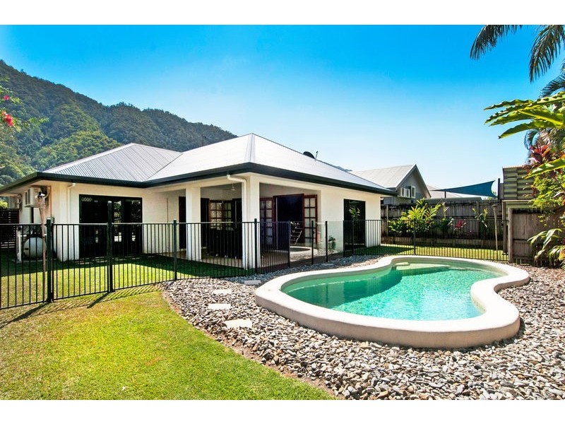 15 John Malcolm Street, Redlynch QLD 4870